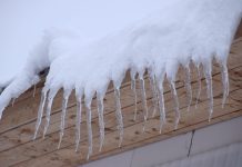 В Касимове девочка пострадала из-за неубранной наледи с крыши